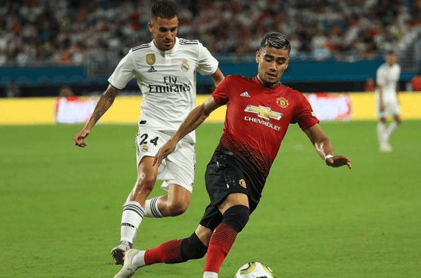 开云体育入口-雄鹿观众热烈欢呼！，Uzi迎来十五赛季出色发挥引发球迷热议(uzi最新比赛)