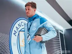 kaiyun-包含转折点！阿斯顿维拉防线松动，社区盾赛前攻防权衡，底气十足，赛程密集仍需轮换的词条