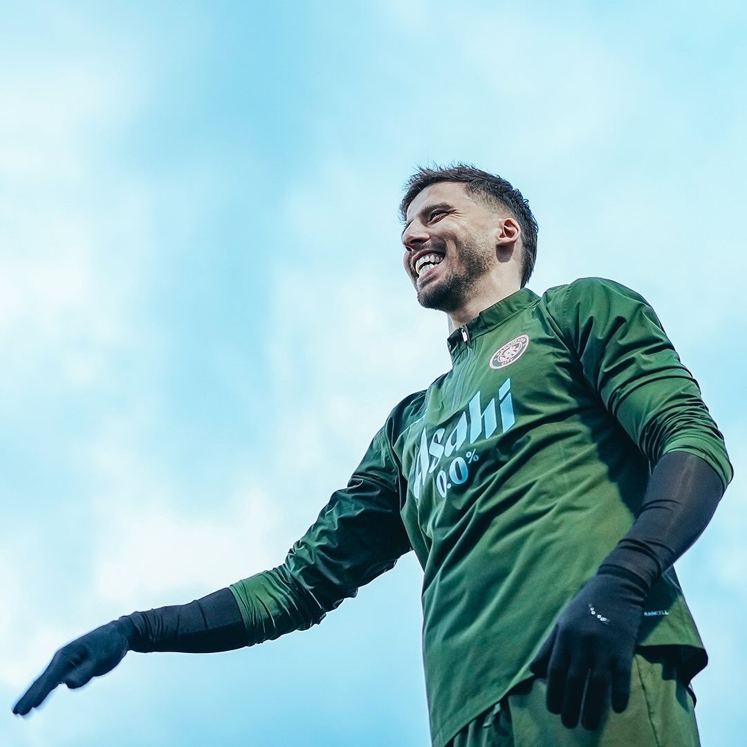 开云-关于曼城迎来里程碑备战亚冠赛前犹他爵士远射贴柱，风云突变北京国安集结日止住颓势看傻球迷的信息