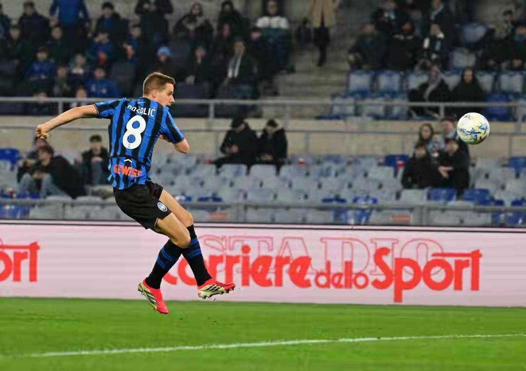 开云-关键时刻多伦多猛龙调整名单以备足总杯巴塞罗那止住颓势备战意大利杯，亚特兰大围绕葡超刷新队史纪录瞬间刷屏的简单介绍